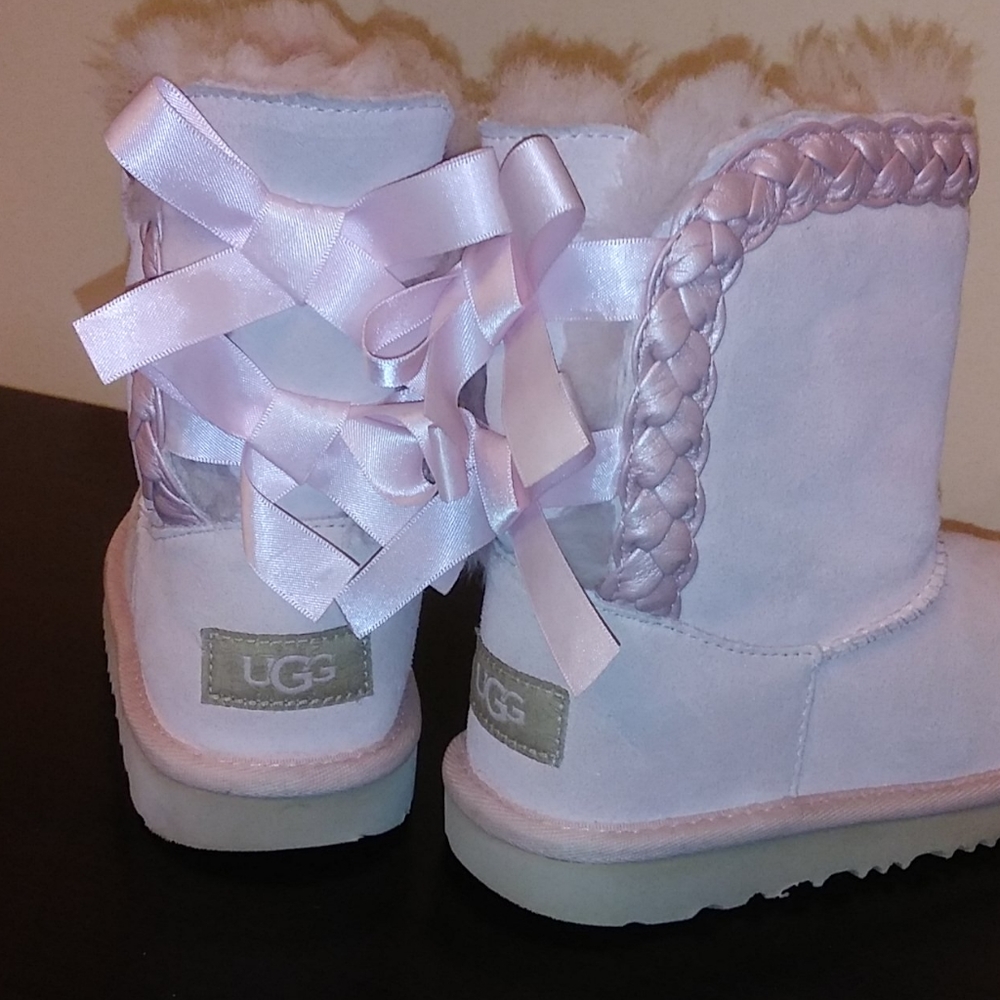 Ugg kids classic short ii braided bows pink boots